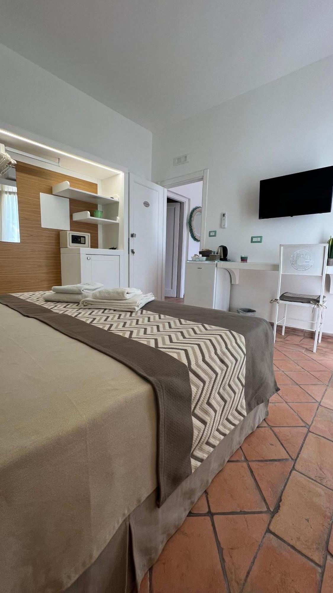 Rooms Apartaments Santa Teresa Capo Testa Exterior foto